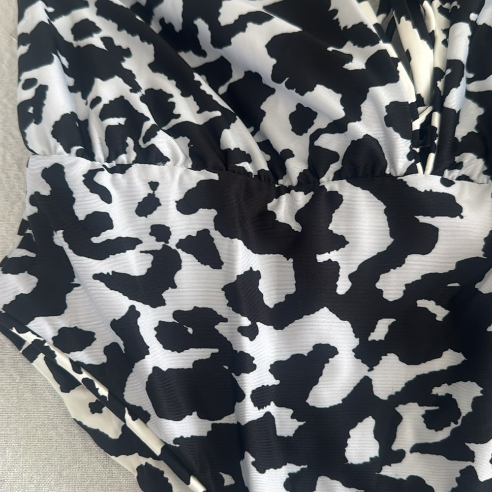 Maaji Womens Safari One Piece, Size Medium , $178 - Picture 11 of 11